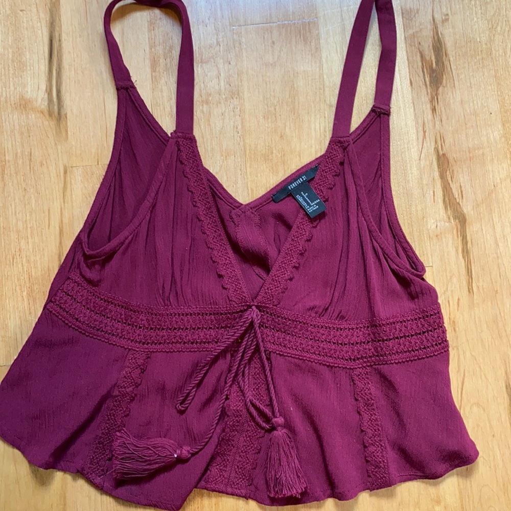 Maroon crop tank top with knit pattern- size small